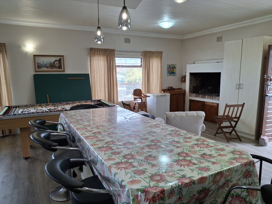 5 Bedroom Property for Sale in Hartenbos Central Western Cape